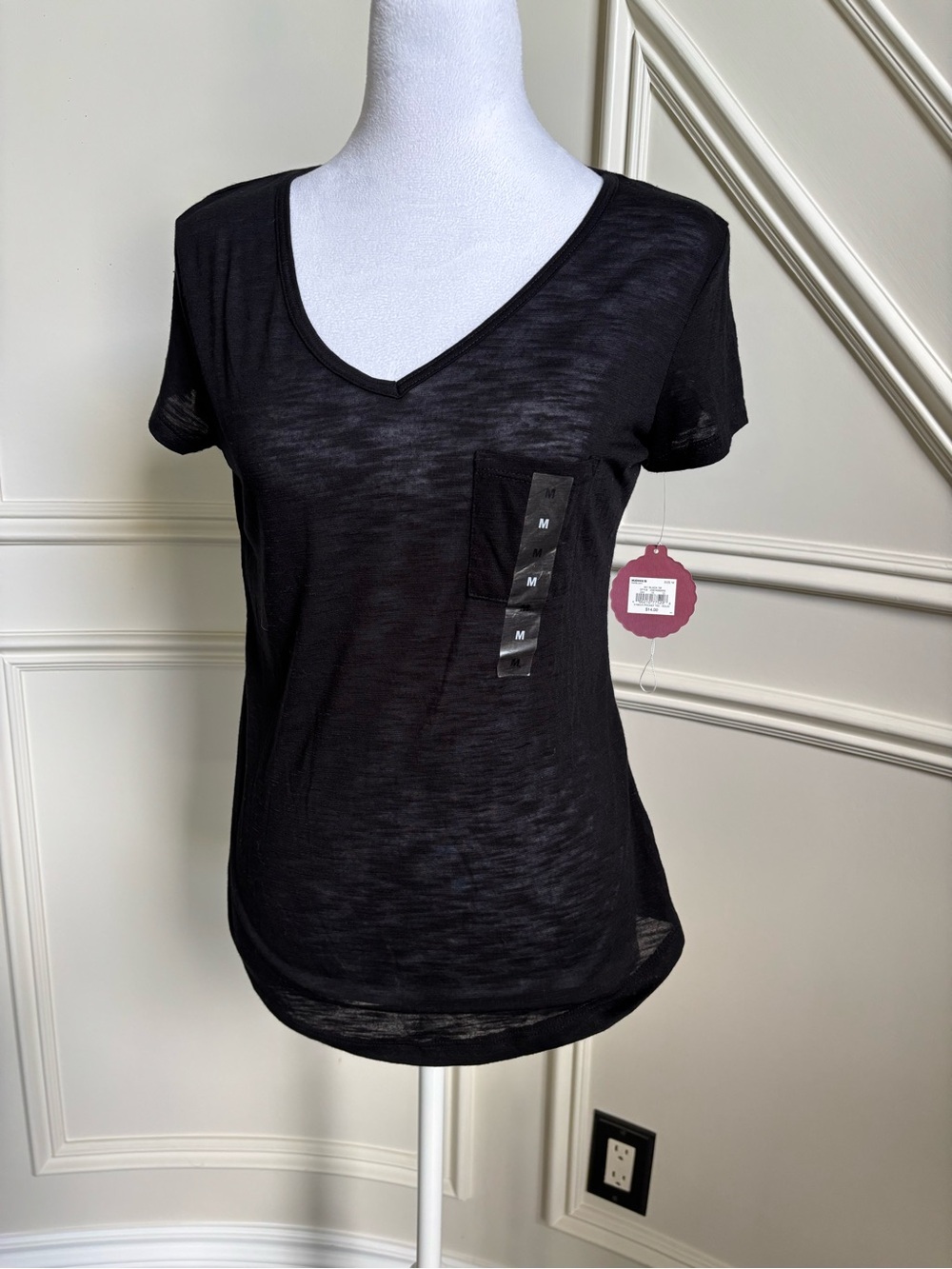 Kohl's Women's Black V-Neck Pocket Tee